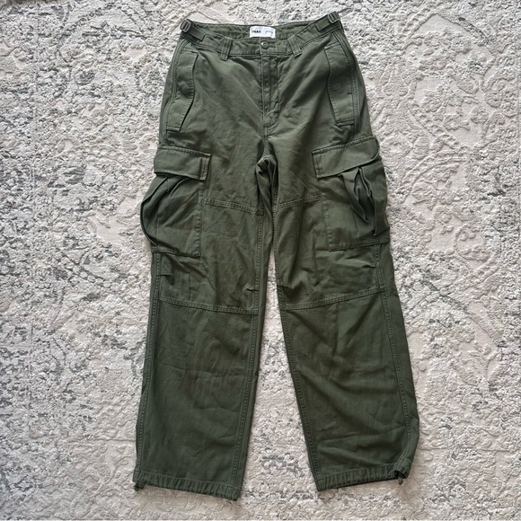 Aritzia TNA Supply Cargo Pants Straight Leg Army Green Size 2 Women’s Adjustable - Picture 2 of 8
